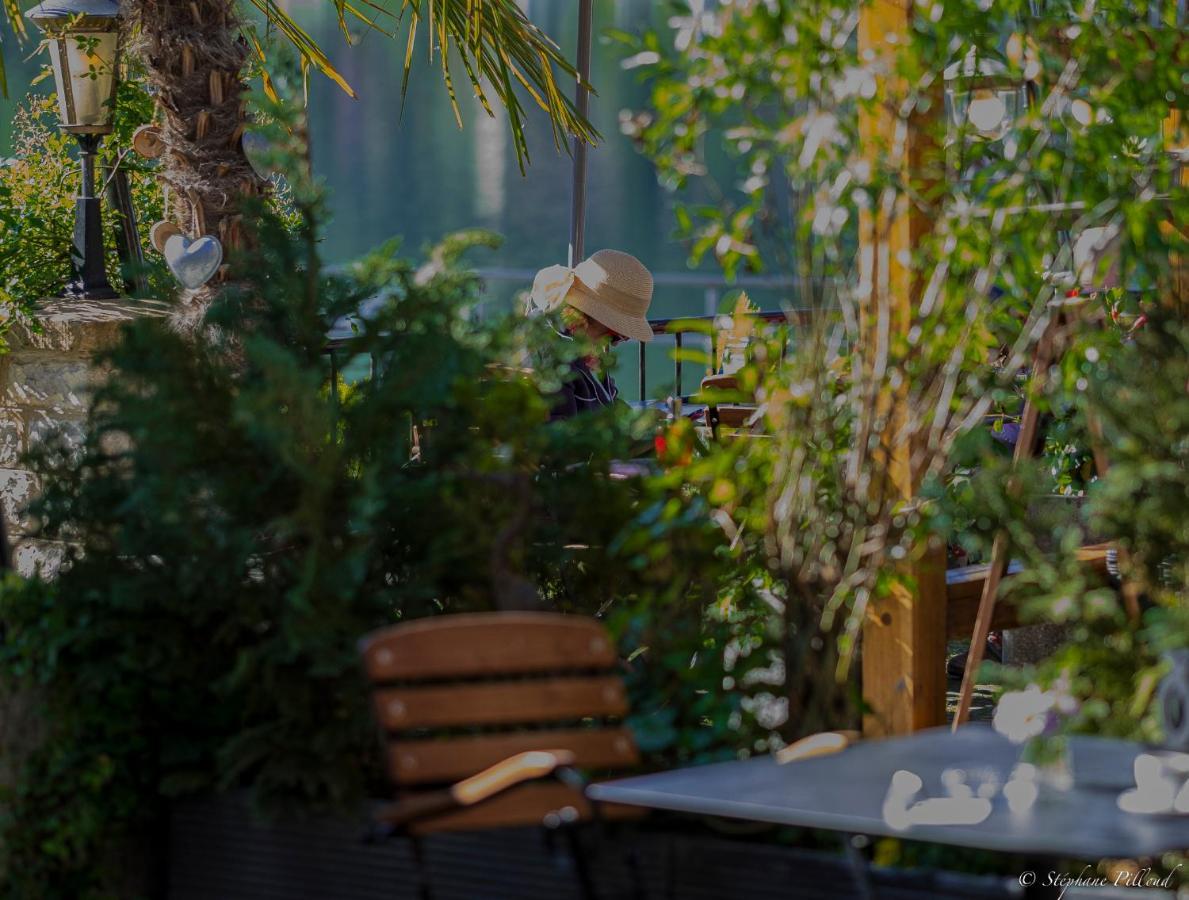 Hotel De La Truite & Spa Le Petit Nautilus Le Pont Ngoại thất bức ảnh